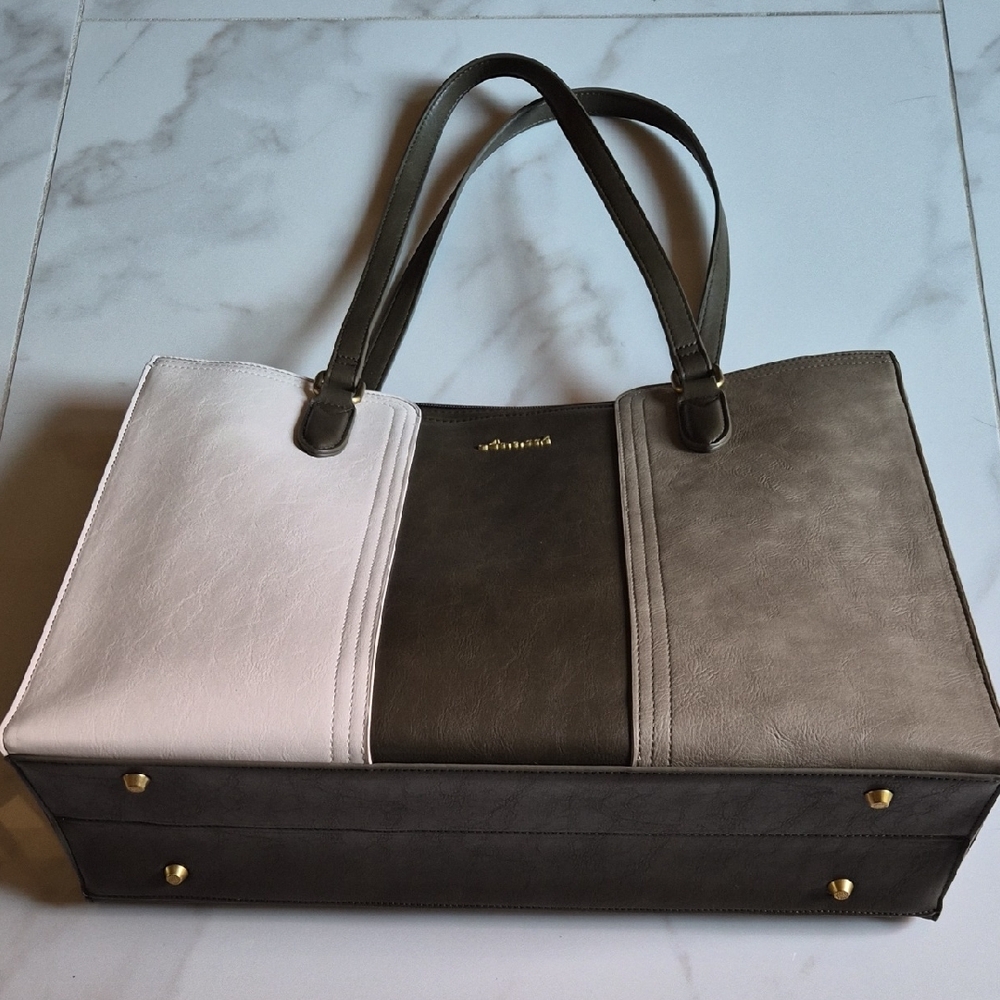 Lovevook 17 Inch Laptop Tote - Picture 4 of 11